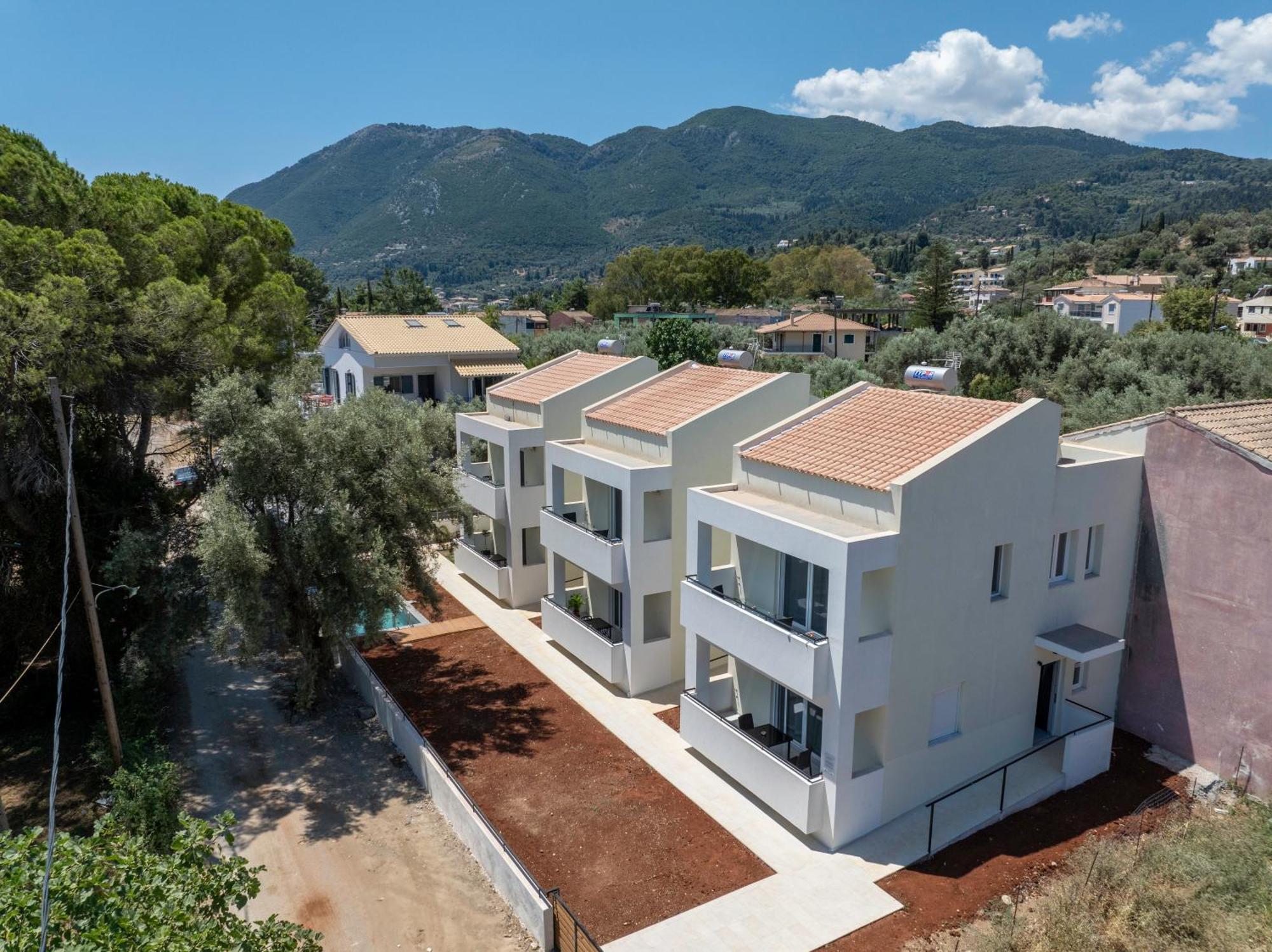 Miralis Apartments Nikiana Exterior photo